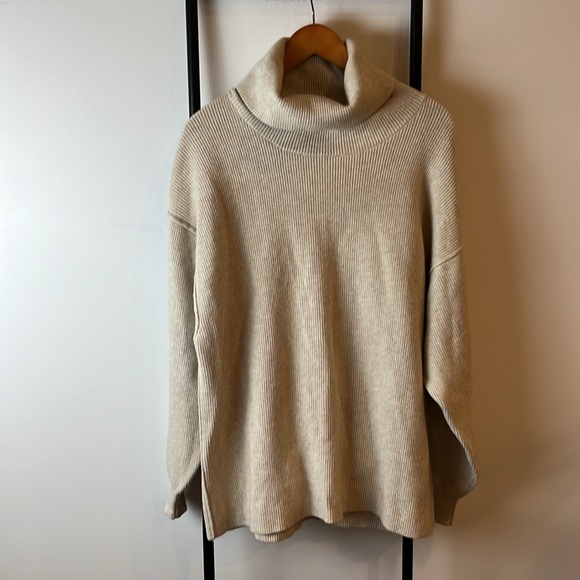 Free People Cream Softly Structured Tunic Sweater Size M Oversized - Picture 4 of 9